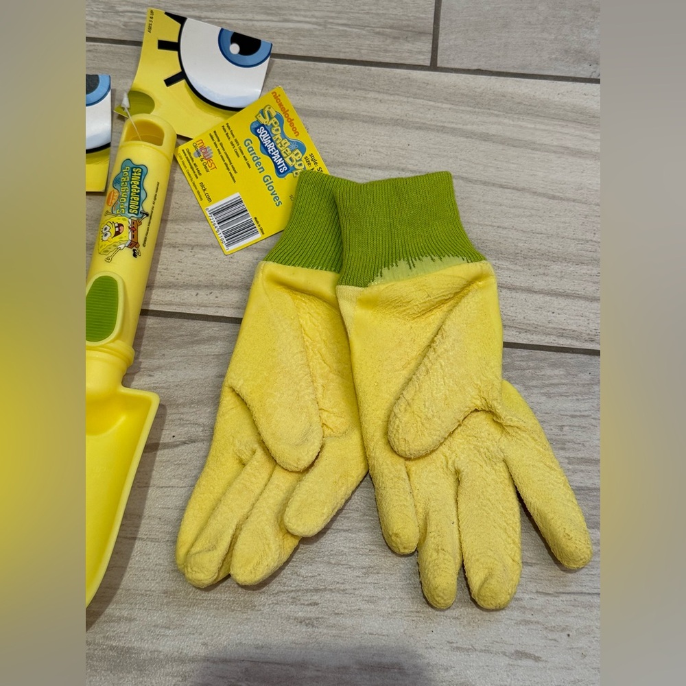 5 for $30 NWT! NICKELODEON SpongeBob SquarePants Plastic Garden Tool Set - Picture 3 of 3